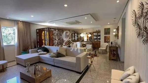 Linda Casa em Condomínio de Alto Padrão