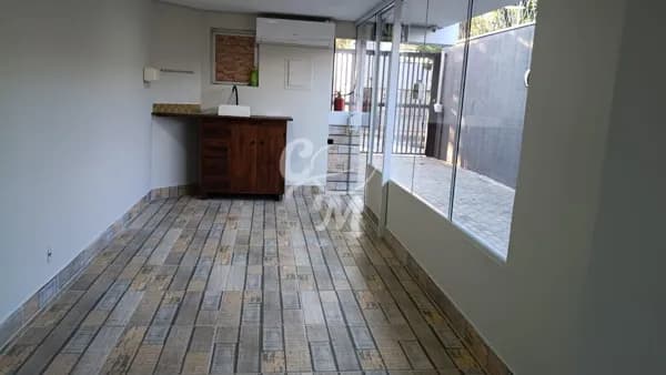 Sala comercial térrea com 31 m²