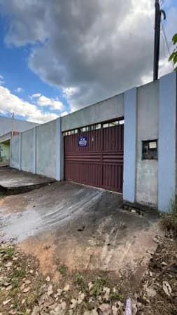 CASA LOCALIZADA NO SETOR JK EM TUCUMÃ
