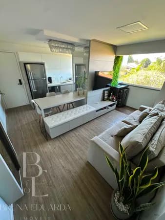 Apartamento semimobiliado com 2 Quartos e 2 Vagas Cobertas