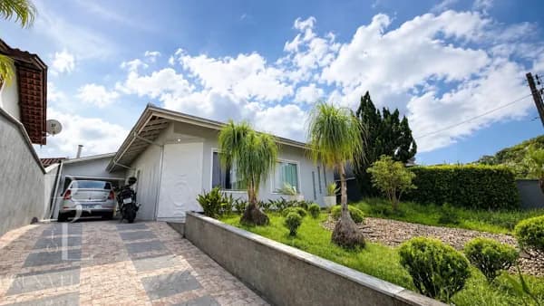 Casa Plana no Bairro Glória