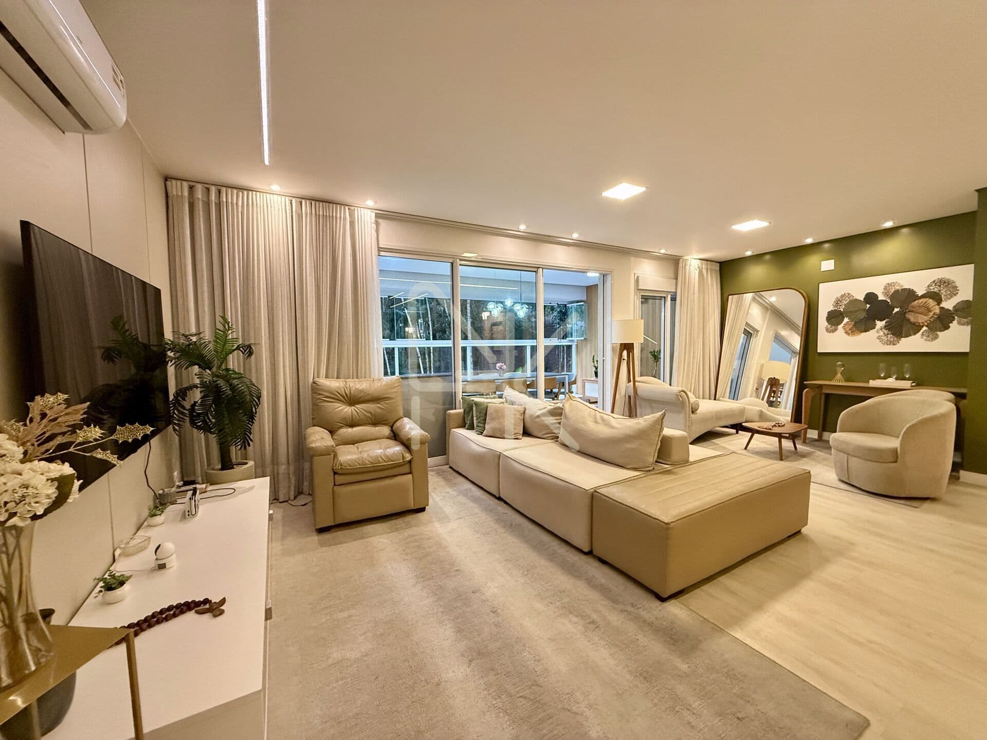 Apartamento Alto Padrão à venda no Helbor Signature | 160m², 4 quartos (3 suítes), 2 vagas, porteira fechada