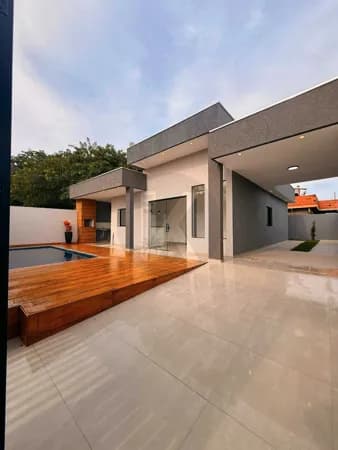 Casa Alto Padrão a Venda em Itanhaem