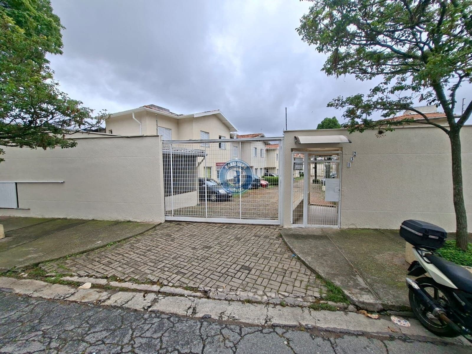 Casa Padrão no Parque Maria Helena - São Paulo - SP