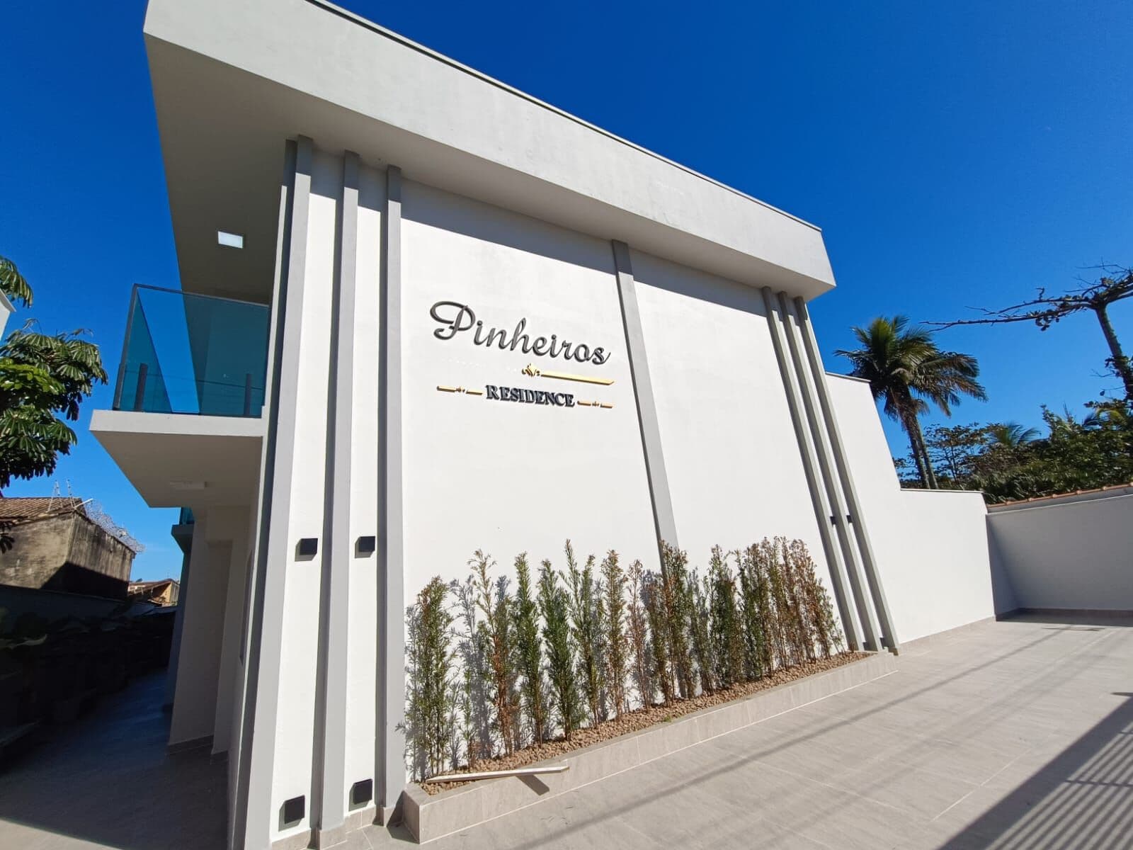 Casa à 50m da praia, com 2 suítes piscina e área gourmet