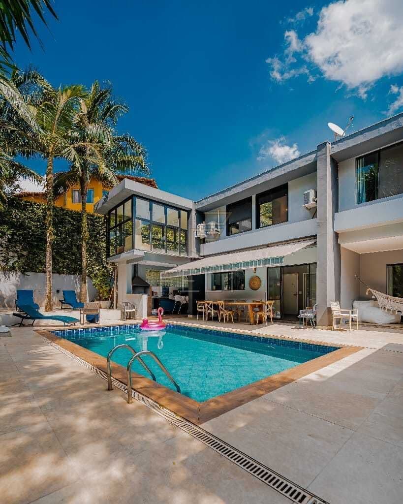 Casa Alto Padrão de 4 Dormts (3 suítes) à venda no Residencial Alphaville 10 em Santana de Parnaíba/SP