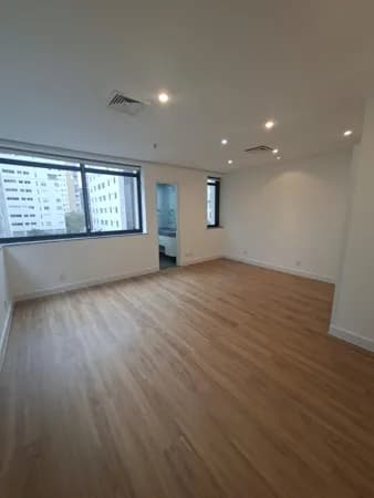 Conjunto comercial para locação em Vila Nova Conceição, 120m² : LMZ5W
