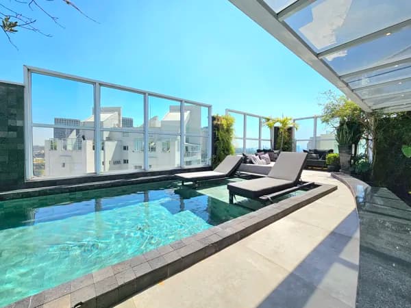 Cobertura à Venda com Piscina e Vista da Cidade Condomínio Clube com lazer completo