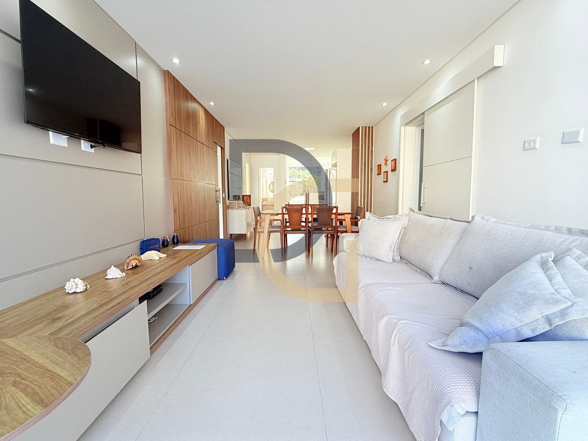 Apartamento frente à praia das Pitangueiras