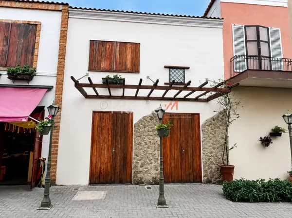 Salão comercial na Vila Helio de 125m²