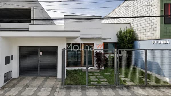 Casa Comercial na Vila Vitória de 198m²