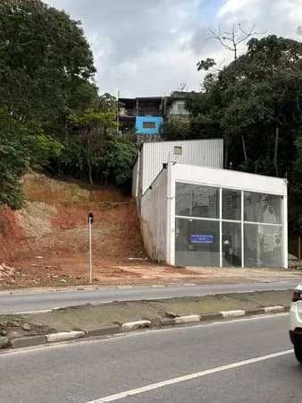 Galpão de 236m2 em terreno de 1090m2