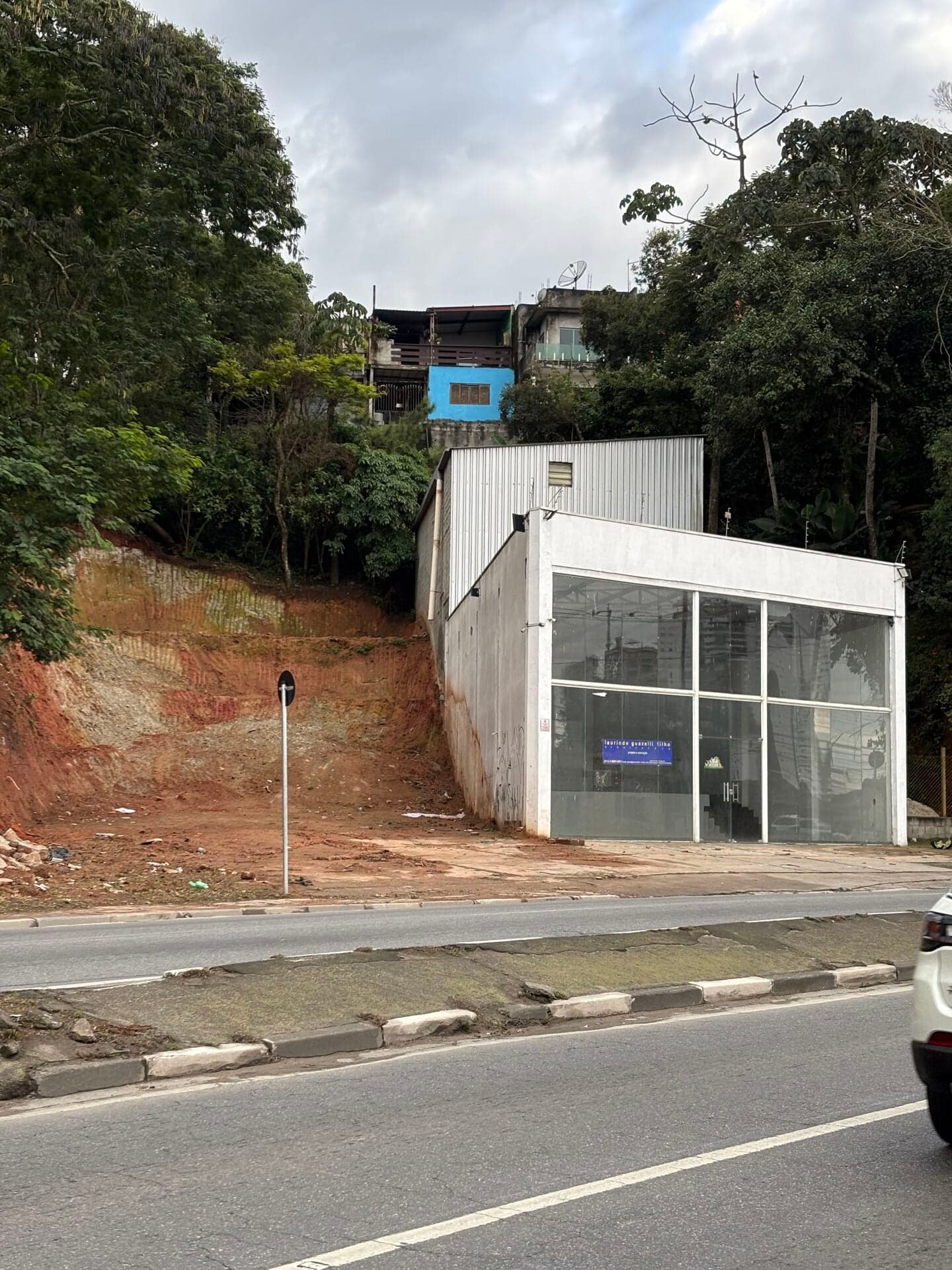 Galpão de 236m2 em terreno de 1090m2