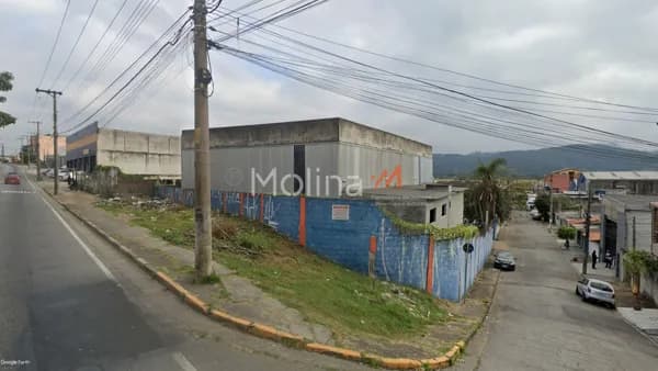 Galpão na Vila Jundiaí de 450m²