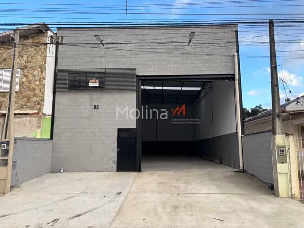 Galpão no Jd. Ponte Grande de 240m²