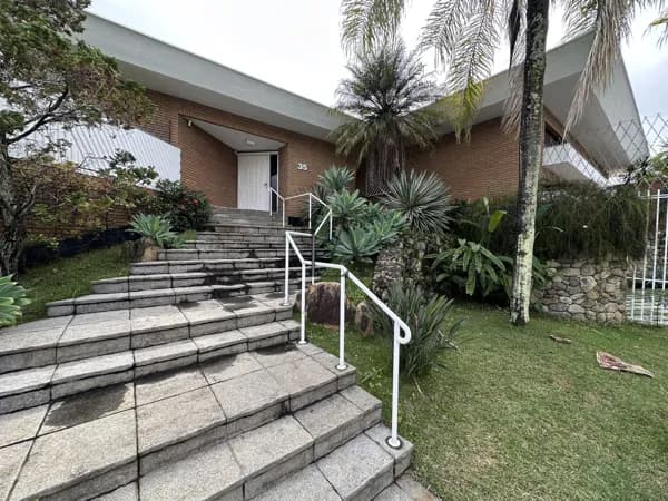Casa Alto Padrão em Residencial Alberto Byington, Guaratinguetá/SP
