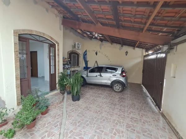 Casa à Venda de Alvenaria