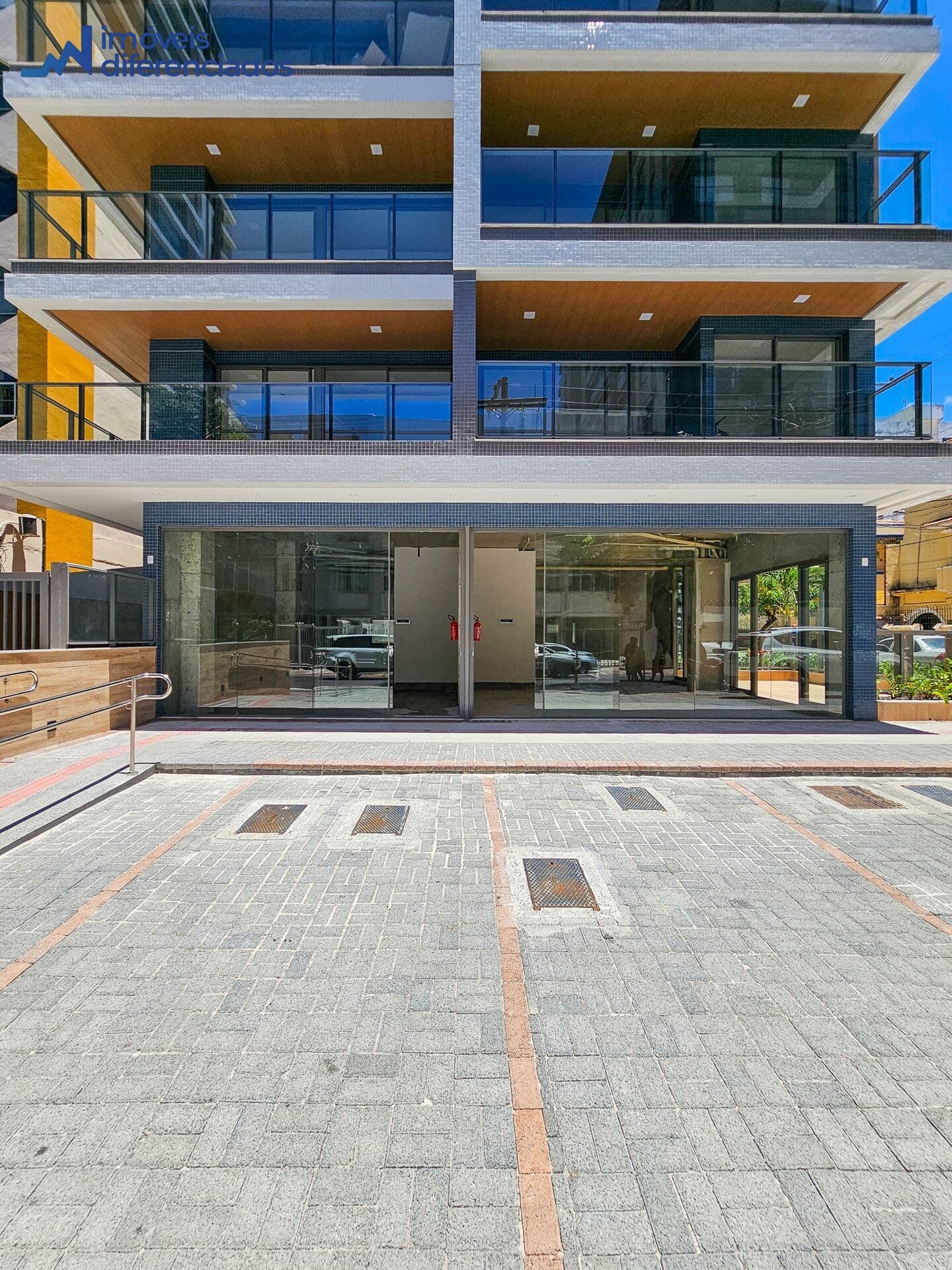 LOJA COM 40M² FRENTE RUA NA BARRA