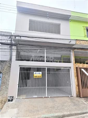 Sobrado de 03 dormitórios