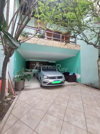 Casa de 03 dormitórios