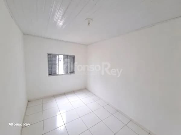 Casa de 01 dormitório
