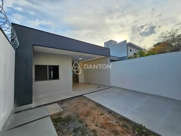 CASA À VENDA – MORADA DA SERRA | MONTES CLAROS 🏡✨