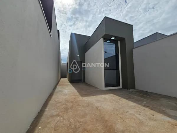 CASA À VENDA – TERRA JARDIM