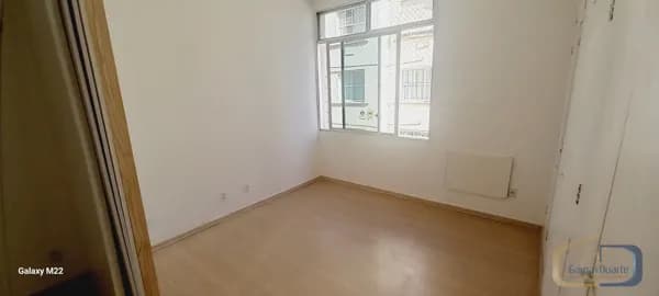 Apartamento PadrãoVenha conhecer este excelente imóvel situado na rua. Piragibe Frota Aguiar a poucos minutos da Praia.
