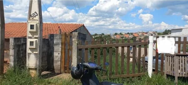 Casa Padrão, 2 casas para locação, terreno para ampliação