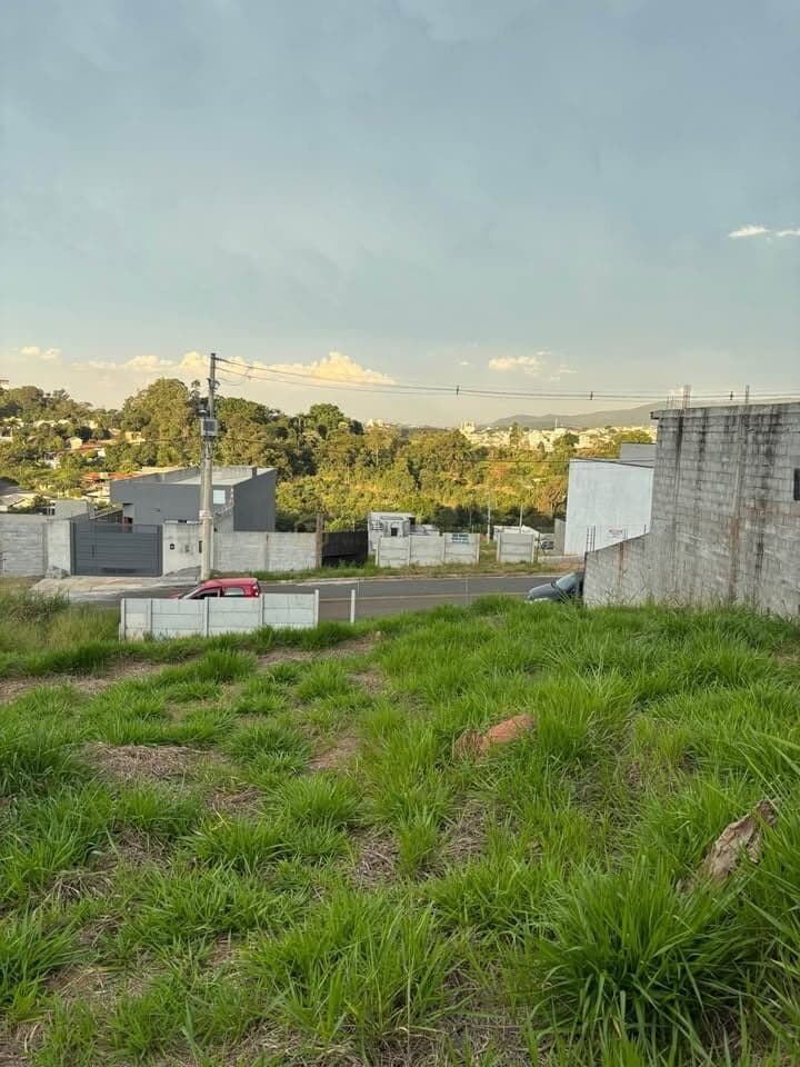 Terreno em Loteamento Vivejo Atibaia/SP