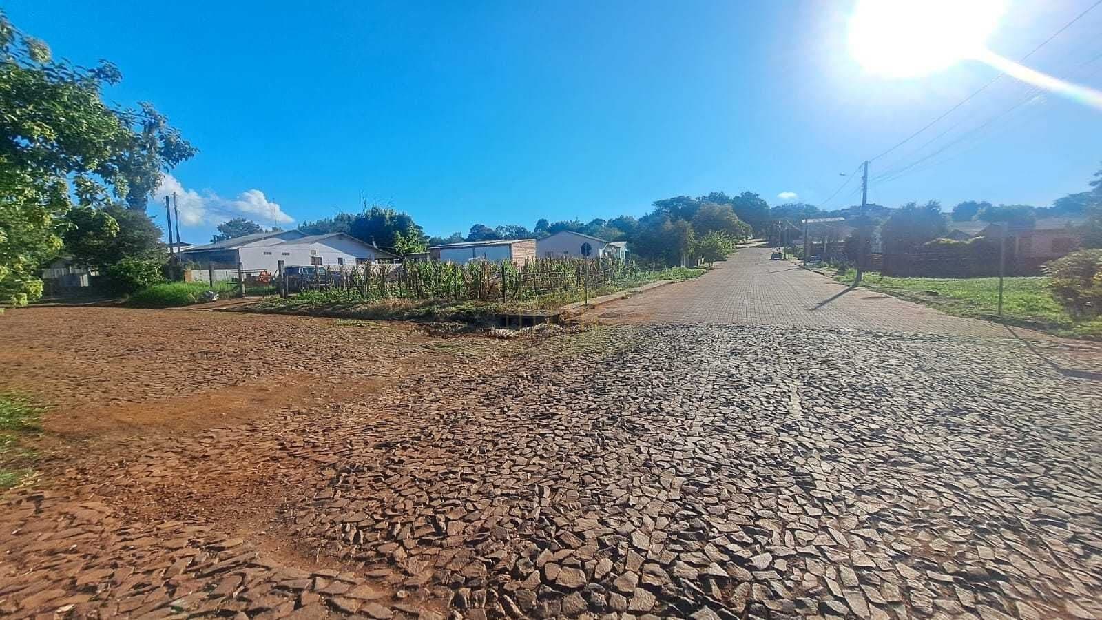 TERRENO RESIDENCIAL DE ESQUINA PRÓXIMO À AABB