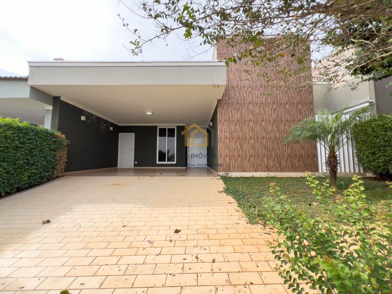 Casa em Condomínio em Village Damha Rio Preto II em excelente localização.
