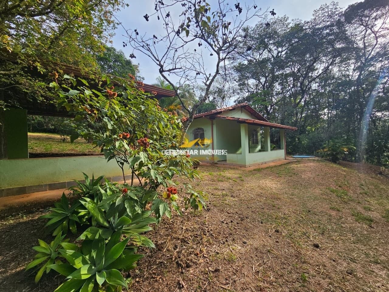 Chácara 3.690m² toda telada com lago e pomar frutifero em Betim MG