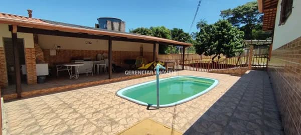 Sítio 2.000m² com lago artificial e campo em Betim MG