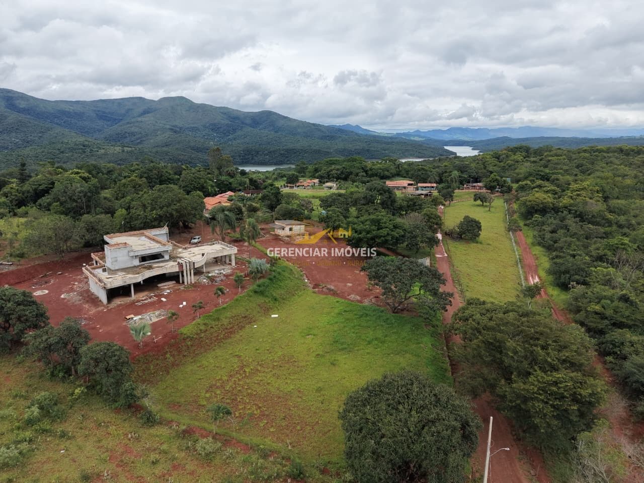 Linda chácara alto padrão no projeto em Rio Manso/ MG