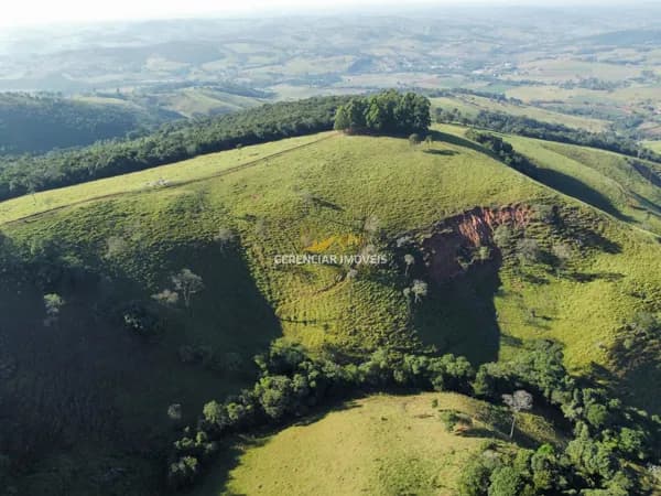 Terreno com 23 hectares, ideal para empreendimentos imobiliários em Rio Manso MG