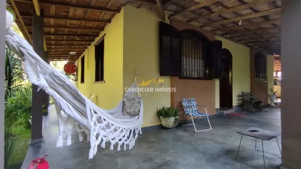 Chácara 10.000m² com linda casa , pomar e ótima localização em Para de minas!