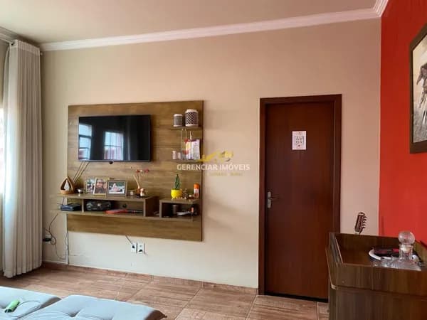 Casa com 02 quartos + lindo barracao com 01 quarto no Amarante em Betim!