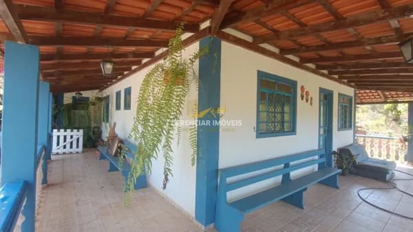Chácara 5.726M² com muita água , lagoas e nascentes , paisagismo e casa colonial com piscina e área gourmet com sauna em Itatiaiuçu - MG