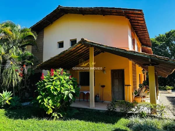 Lindo Sítio de 5500 m² com Água Corrente, 5 Quartos, 2 suítes e Piscina em Esmeraldas/MG!