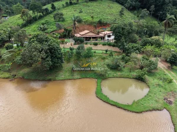 Sítio com poços de peixes e uma linda lagoa grande em Rio Manso/MG