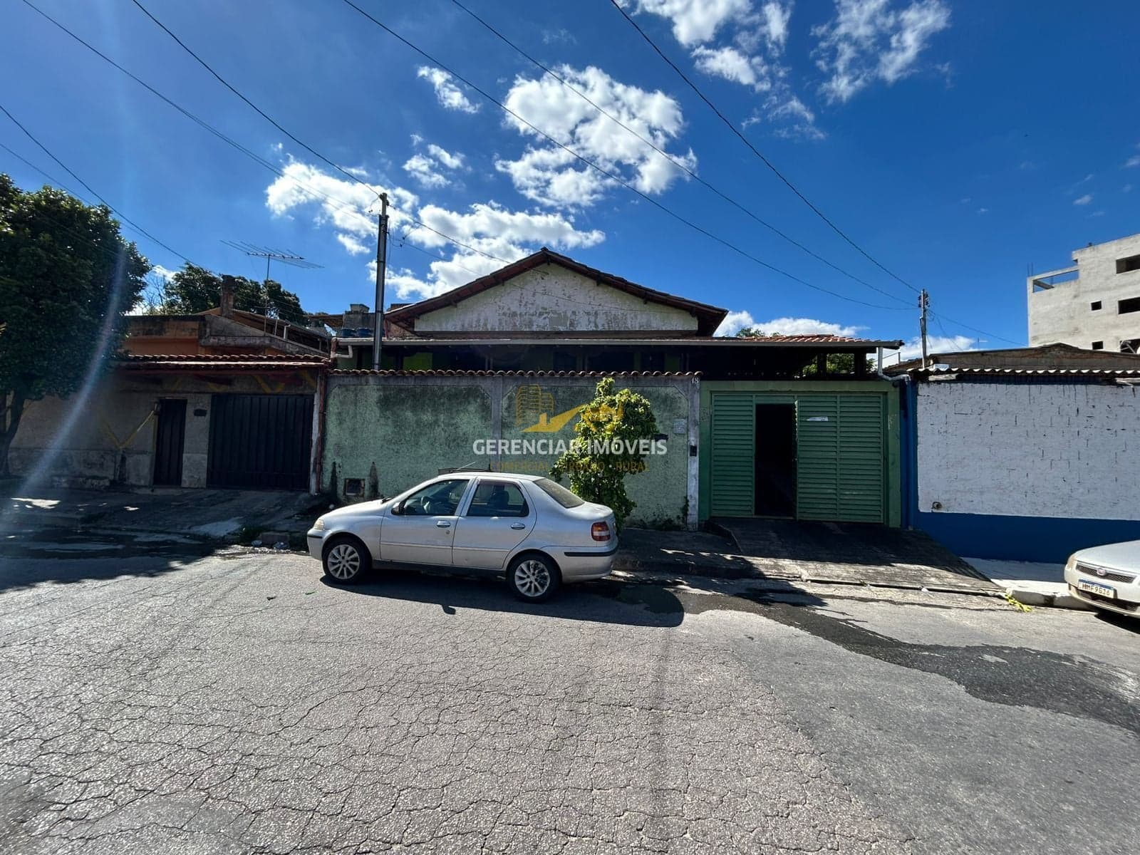 Linda Casa á Venda em Embiruçu- Betim com 3 Quartos, 1 Suíte e Área de Serviço!