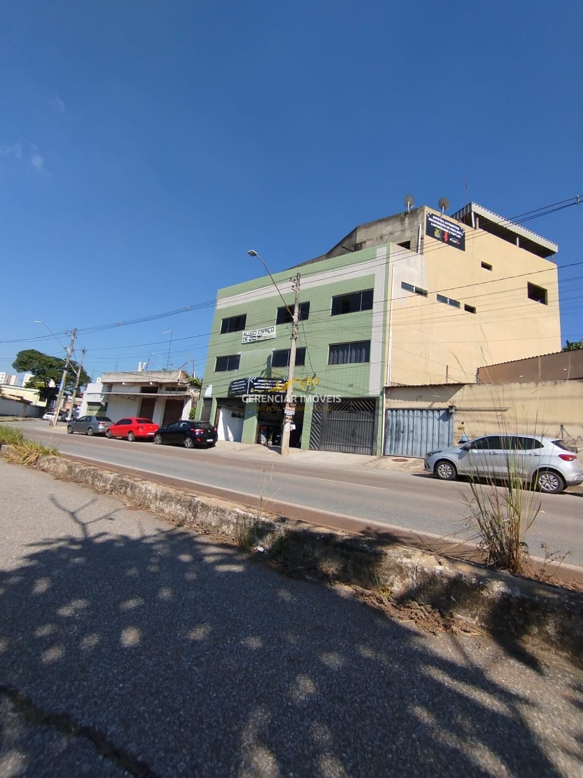 Prédio Comercial na Av Marco Tulio Isaac em Betim MG