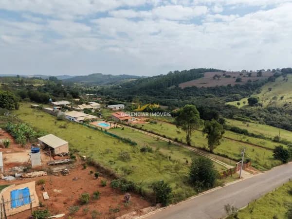 Excelente Chácara de 10.000 m² á Venda com Acesso Exclusivo à Lagoa em Itatiaiuçu/MG!