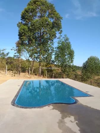 Excelente Chácara com 2.500m², 2 Quartos, Cozinha Americana e Piscina em Capela Nova – Itatiaiuçu!