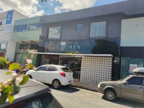 Prédio comercial com 11 salas em lote 360m² no Centro de Betim