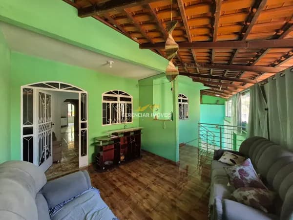 More ou Invista! Casa com Quintal, Loja e Excelente Localização – Betim