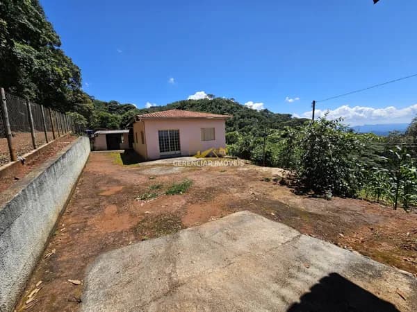 Sitio com 5.000m² a venda em Rio Manso MG com Água corrente!
