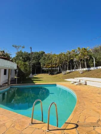Sítio 3.3 hectares com piscina, bar molhado,curral, pasto e 04 quartos em Pará de Minas-MG
