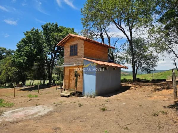 Chácara à venda bem próxima ao centro de Serra Azul / Mateus Leme – MG
